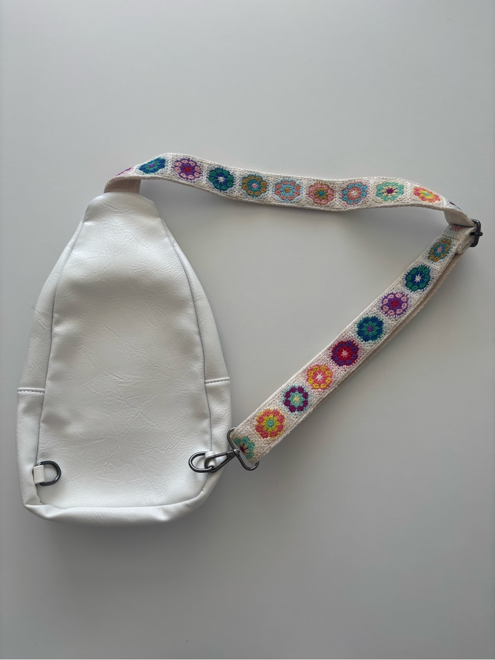 Sam & Hadley White Vegan Leather Studded Sling Bag - Picture 2 of 8
